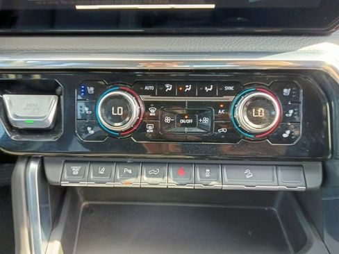 Used 2025 GMC Sierra 2500 Denali w/ Denali Reserve Package AWD/4WD image 4