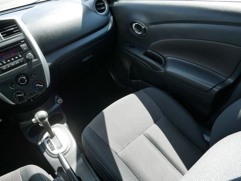 Used 2017 Nissan Versa SV FWD image 11