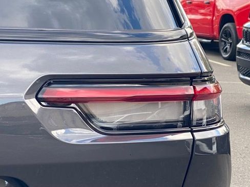 New 2025 Jeep Grand Cherokee L Altitude image 16