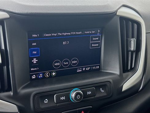 Used 2023 GMC Terrain SLE w/ Driver Convenience Package image 19