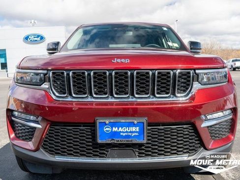 Used 2023 Jeep Grand Cherokee Limited image 2