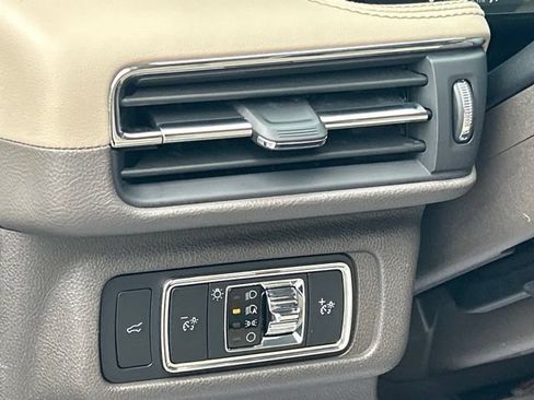 Used 2022 Lincoln Corsair AWD w/ Equipment Group 101A image 29