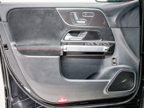 Used 2025 Mercedes-Benz GLB 35 AMG 4MATIC image 19