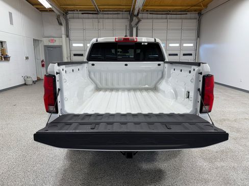 Used 2023 Chevrolet Colorado LT w/ LT Convenience Package III image 26