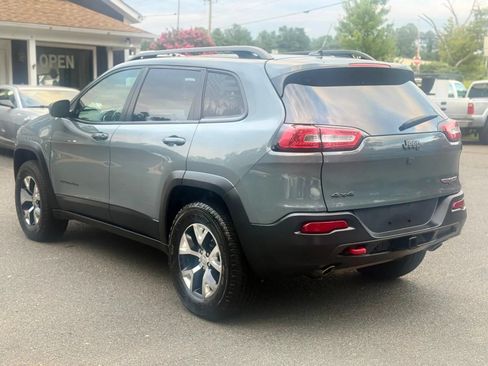 Used 2014 Jeep Cherokee Trailhawk w/ Comfort/Convenience Group AWD/4WD image 5
