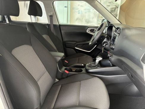 Used 2025 Kia Soul LX w/ LX Technology Package image 34