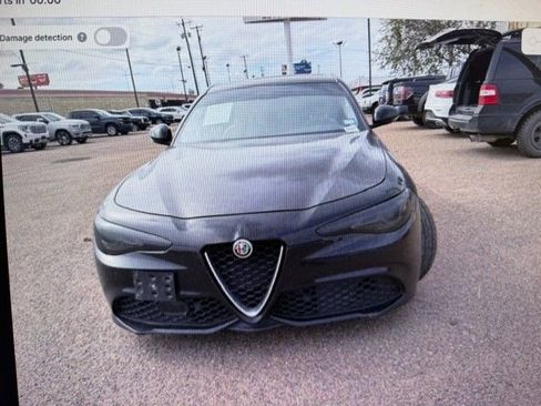 Used 2018 Alfa Romeo Giulia image 1