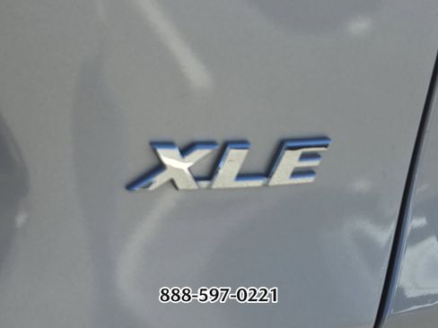 Used 2020 Toyota RAV4 XLE w/ Convenience Package image 16