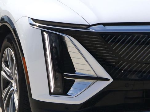 Certified 2024 Cadillac Lyriq Luxury RWD image 9
