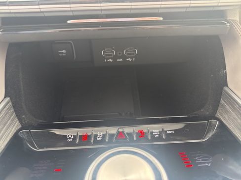 Used 2022 Jeep Wagoneer Series III w/ Premium Group I image 44