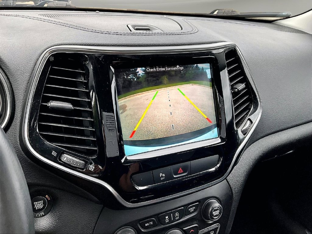 Used 2019 Jeep Cherokee Limited AWD/4WD image 17