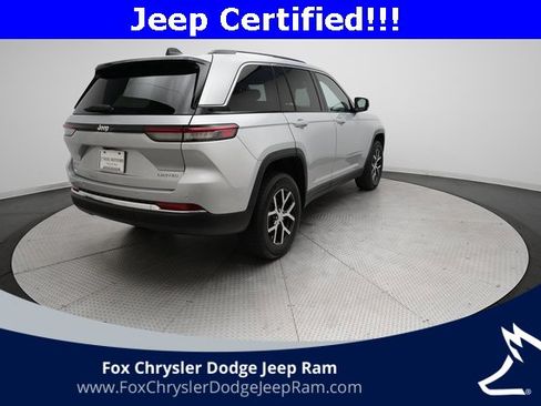 Used 2023 Jeep Grand Cherokee Limited image 36