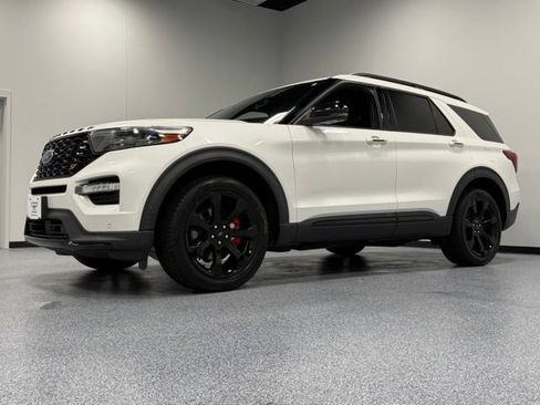 Certified 2022 Ford Explorer ST w/ Equipment Group 401A AWD/4WD image 5