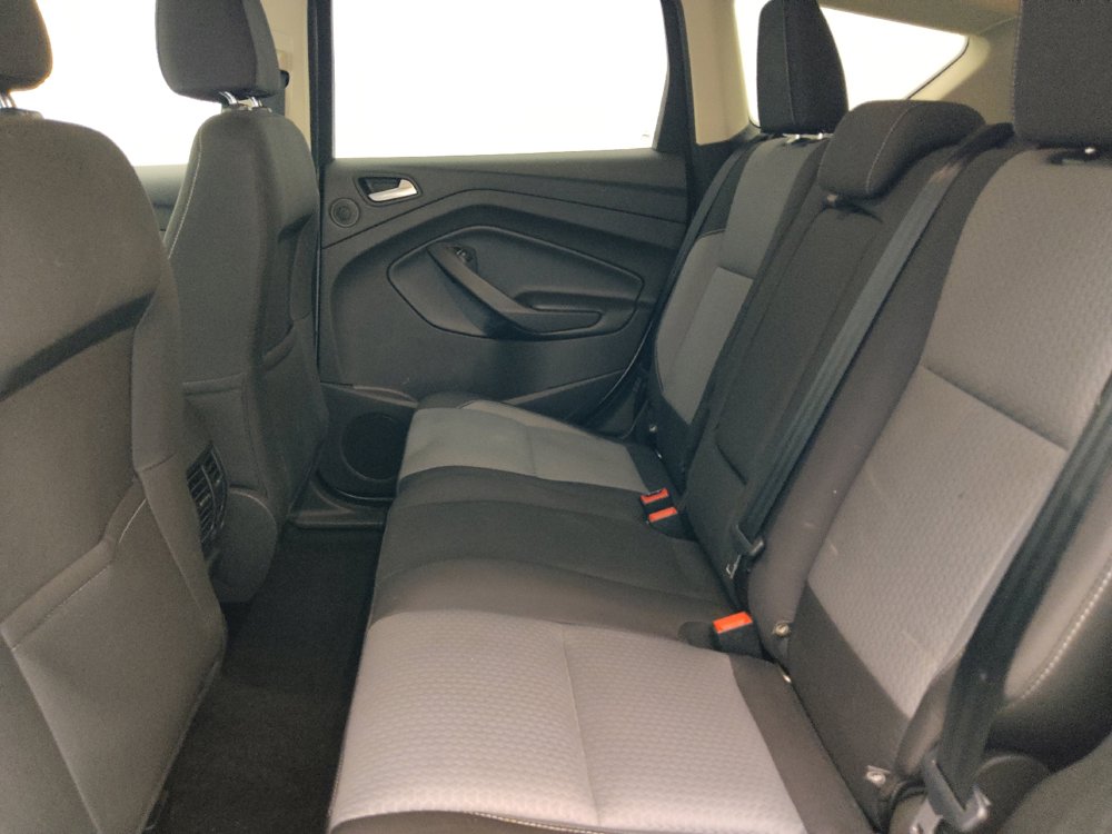 Used 2017 Ford Escape SE w/ Equipment Group 201A FWD image 18