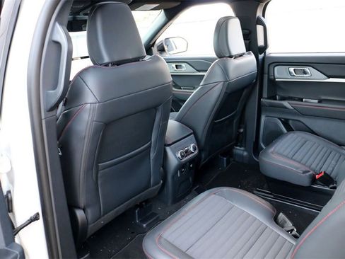 New 2026 Ford Explorer ST-Line w/ ST-Line Street Pack image 20