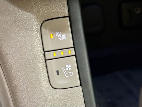 Used 2017 GMC Acadia Denali w/ Technology Package image 21