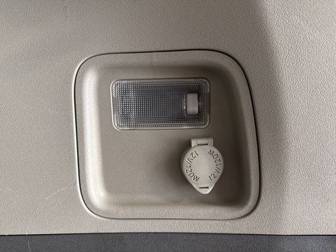 Used 2016 Toyota Sienna LE FWD image 21