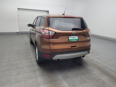 Used 2017 Ford Escape SE FWD image 5