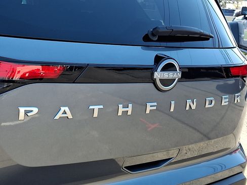 Certified 2025 Nissan Pathfinder SV FWD image 29