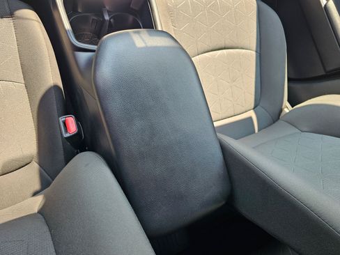 Used 2023 Toyota RAV4 AWD Hybrid image 28