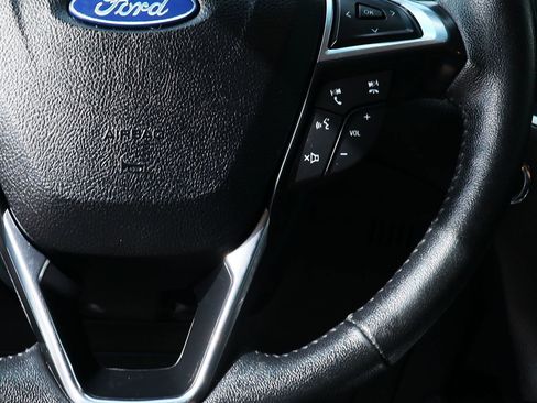 Used 2022 Ford Edge SEL image 55