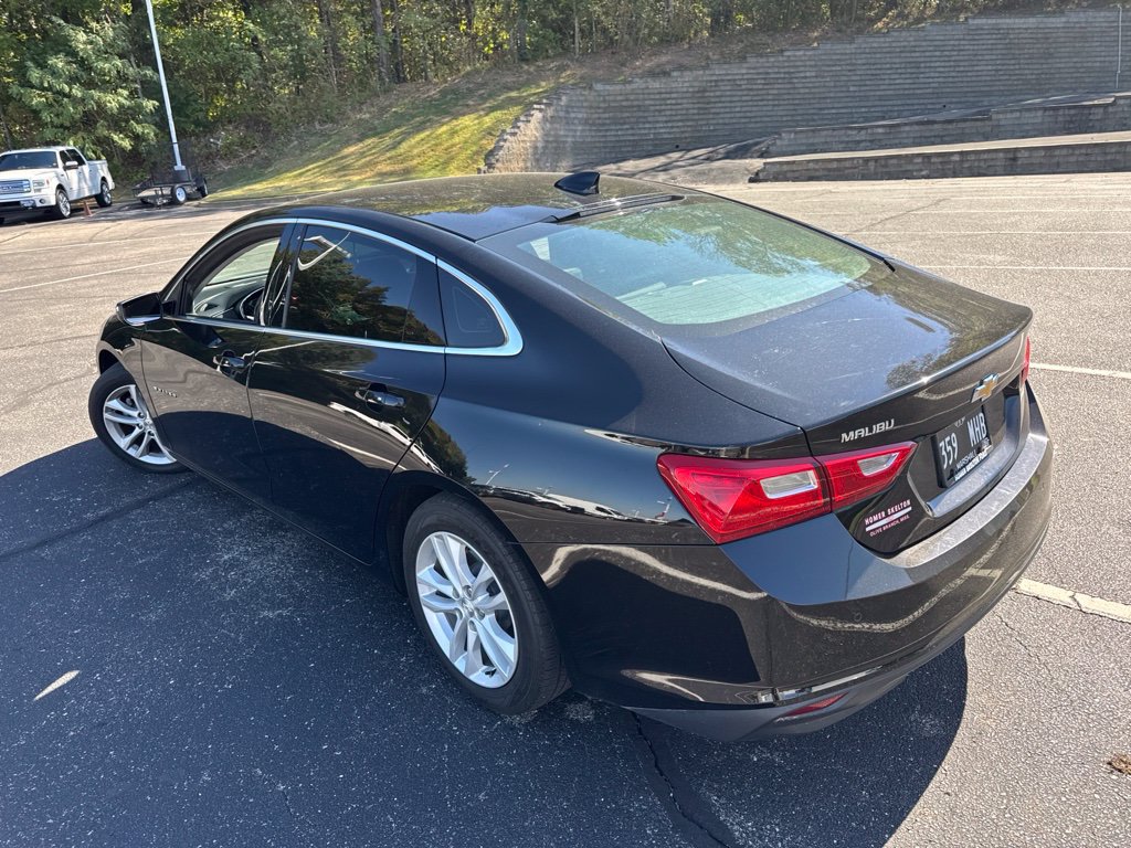 Used 2018 Chevrolet Malibu LT w/ Driver Confidence Package FWD image 6