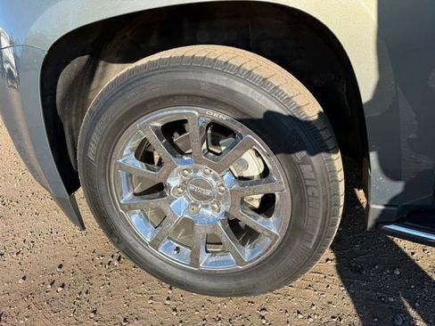 Used 2018 GMC Yukon Denali image 10