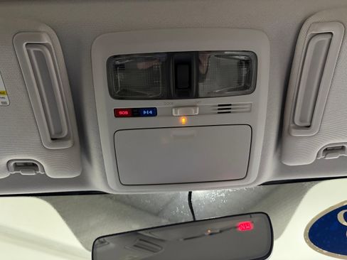 Used 2018 Subaru Forester 2.5i Premium w/ All-Weather Package image 17