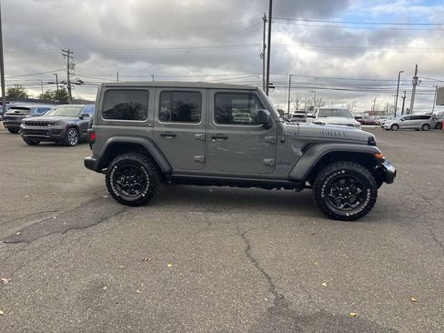 Used 2023 Jeep Wrangler Unlimited w/ Sun & Screen Package image 7