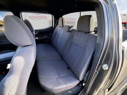 Used 2016 Toyota Tacoma TRD Sport image 26