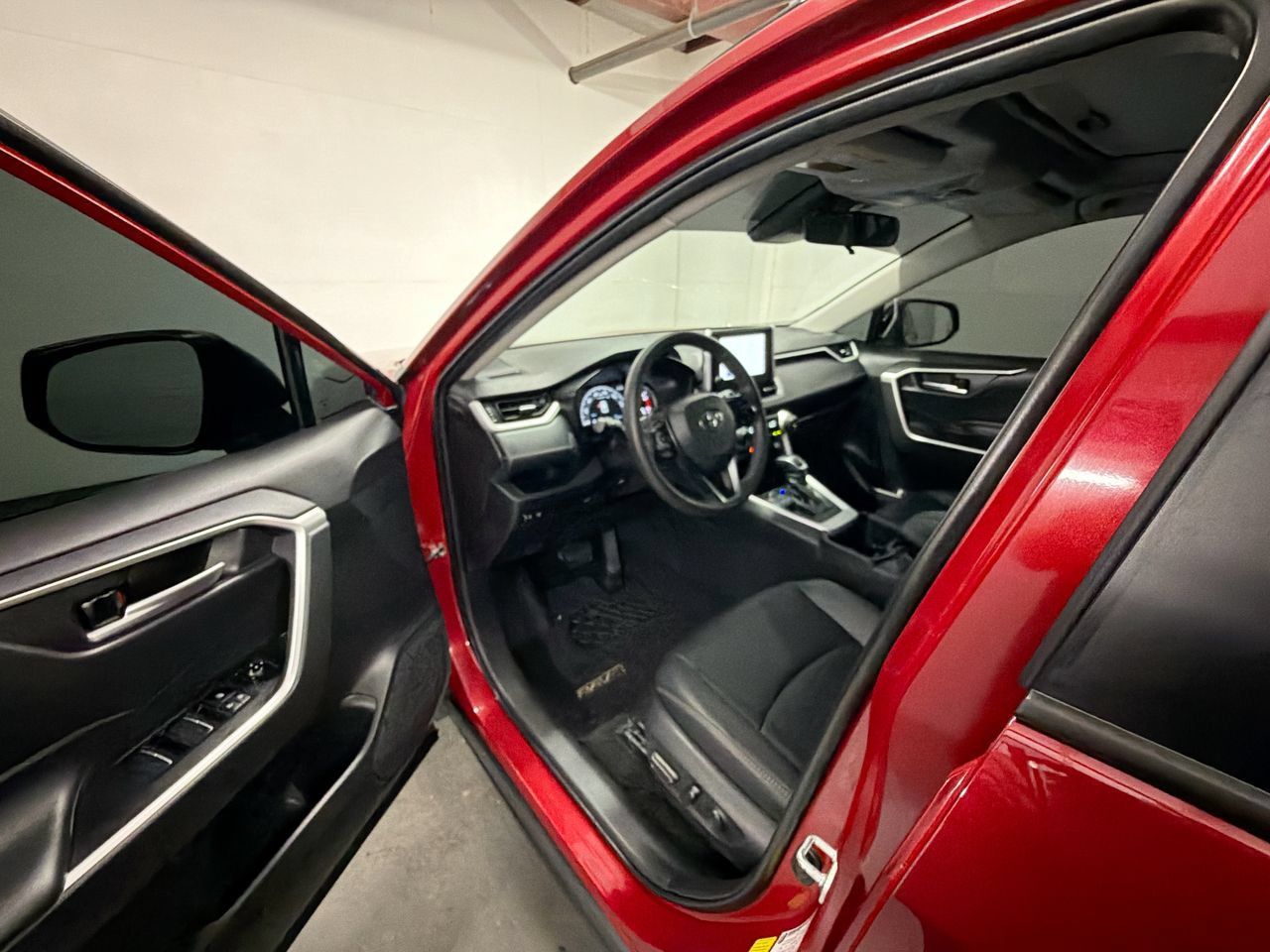 Used 2025 Toyota RAV4 XLE Premium FWD image 10