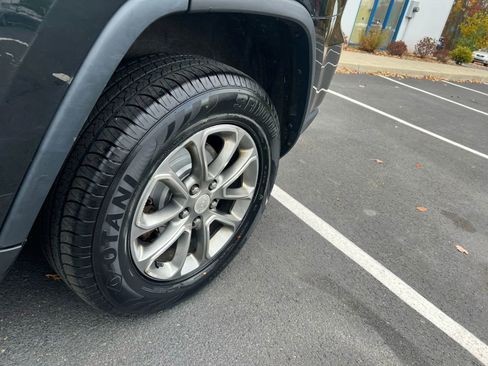 Used 2014 Jeep Grand Cherokee Limited image 12