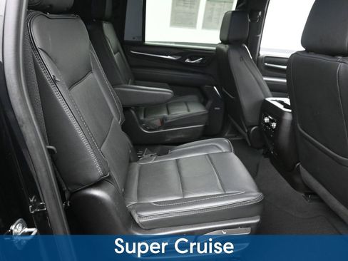 Used 2024 GMC Yukon XL Denali AWD/4WD image 18