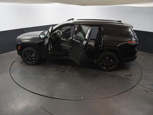 New 2025 Jeep Grand Cherokee L Altitude image 58