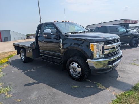 Used 2017 Ford F350 XLT w/ Snow Plow Prep Package AWD/4WD image 2