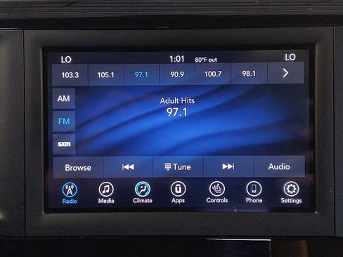 Used 2019 Chrysler Pacifica Touring Plus w/ Tire & Wheel Group FWD image 25