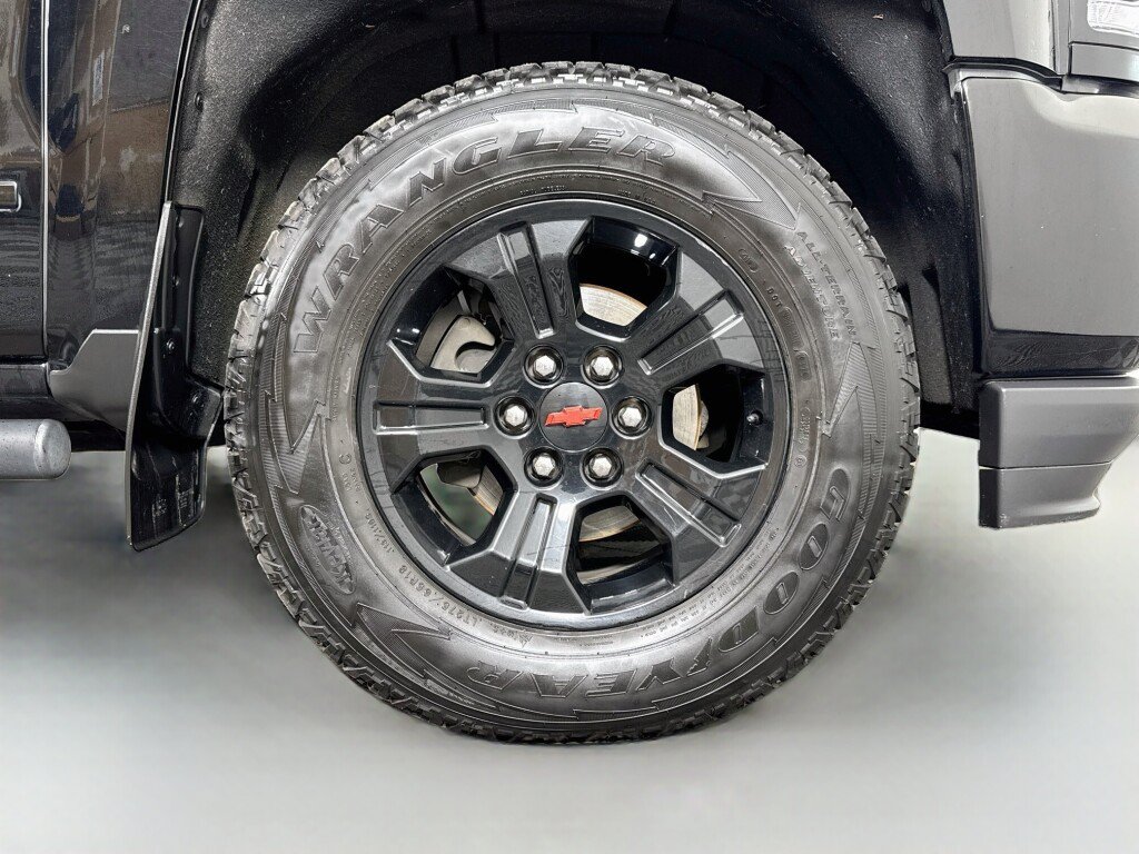Used 2017 Chevrolet Silverado 1500 LTZ Z71 w/ LTZ Plus Package AWD/4WD image 48