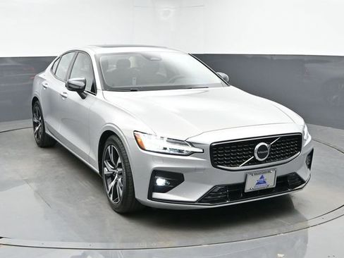 Used 2023 Volvo S60 B5 Core w/ Climate Package FWD image 2