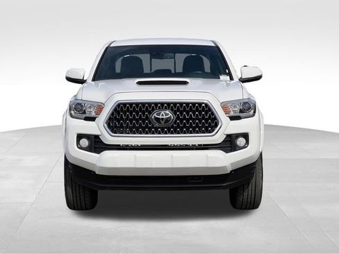 Used 2019 Toyota Tacoma TRD Sport w/ Technology Package RWD image 8