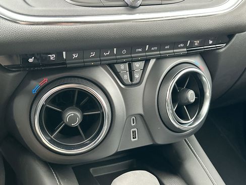 New 2025 Chevrolet Blazer LT w/ Convenience Package image 18