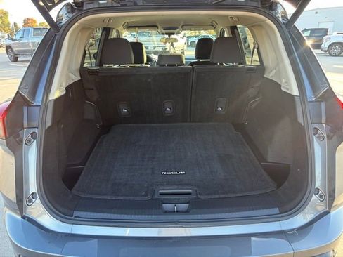 Used 2024 Nissan Rogue SV image 20