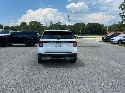 New 2026 Ford Explorer Active w/ Active Comfort Package RWD image 4