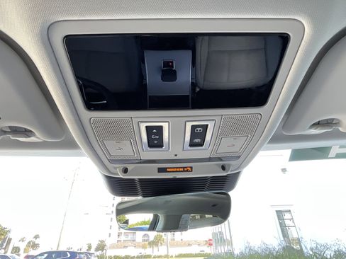 Used 2024 Land Rover Range Rover Evoque S image 21