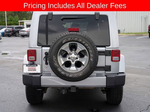 Used 2017 Jeep Wrangler Unlimited Sahara w/ Connectivity Group AWD/4WD image 4