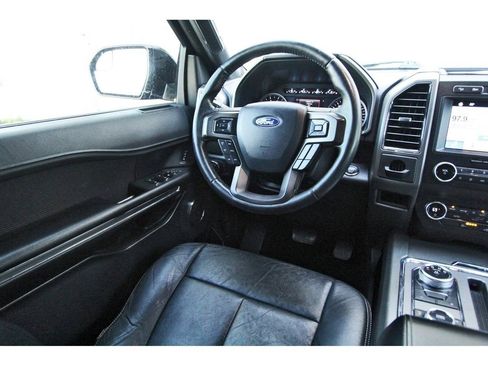 Used 2019 Ford Expedition Max XLT image 8