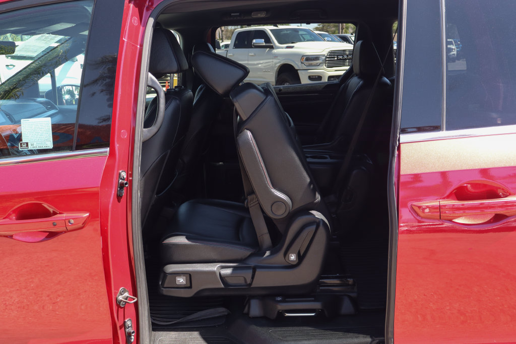 Used 2023 Honda Odyssey Sport image 39