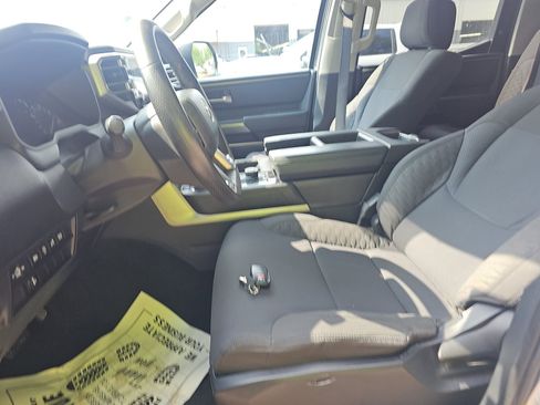 Used 2022 Toyota Tundra SR5 RWD image 8