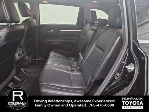 Used 2017 Toyota Highlander XLE image 28