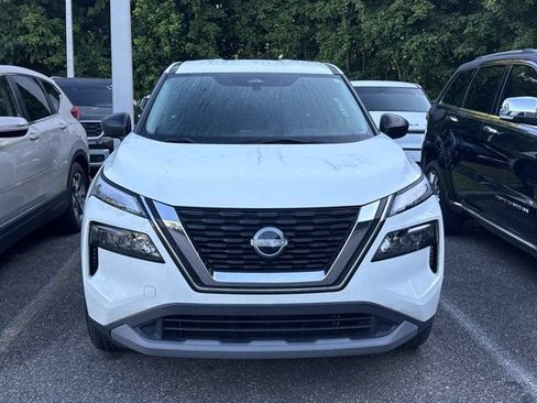 Used 2023 Nissan Rogue S FWD image 2