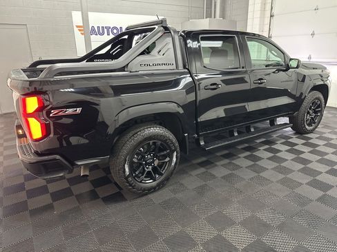 Used 2025 Chevrolet Colorado Z71 w/ Midnight Edition image 10